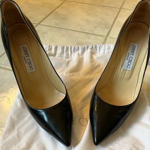 Gorgeous black leather with vamp metallic heel pumps Jimmy Choo
